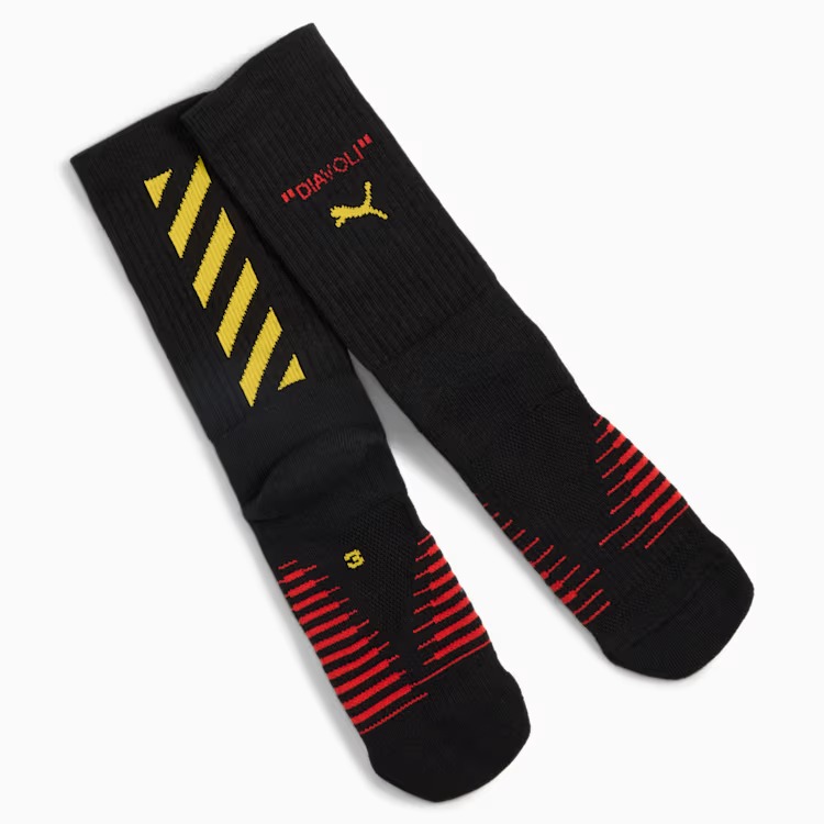PUMA与 Off-White 携手为AC米兰推出球衣插图6