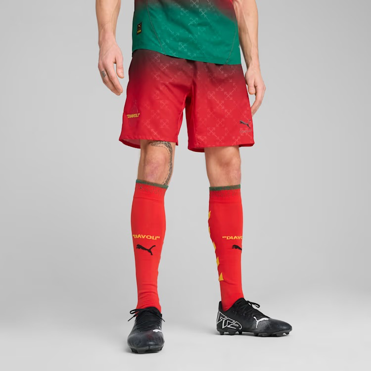 PUMA与 Off-White 携手为AC米兰推出球衣插图3