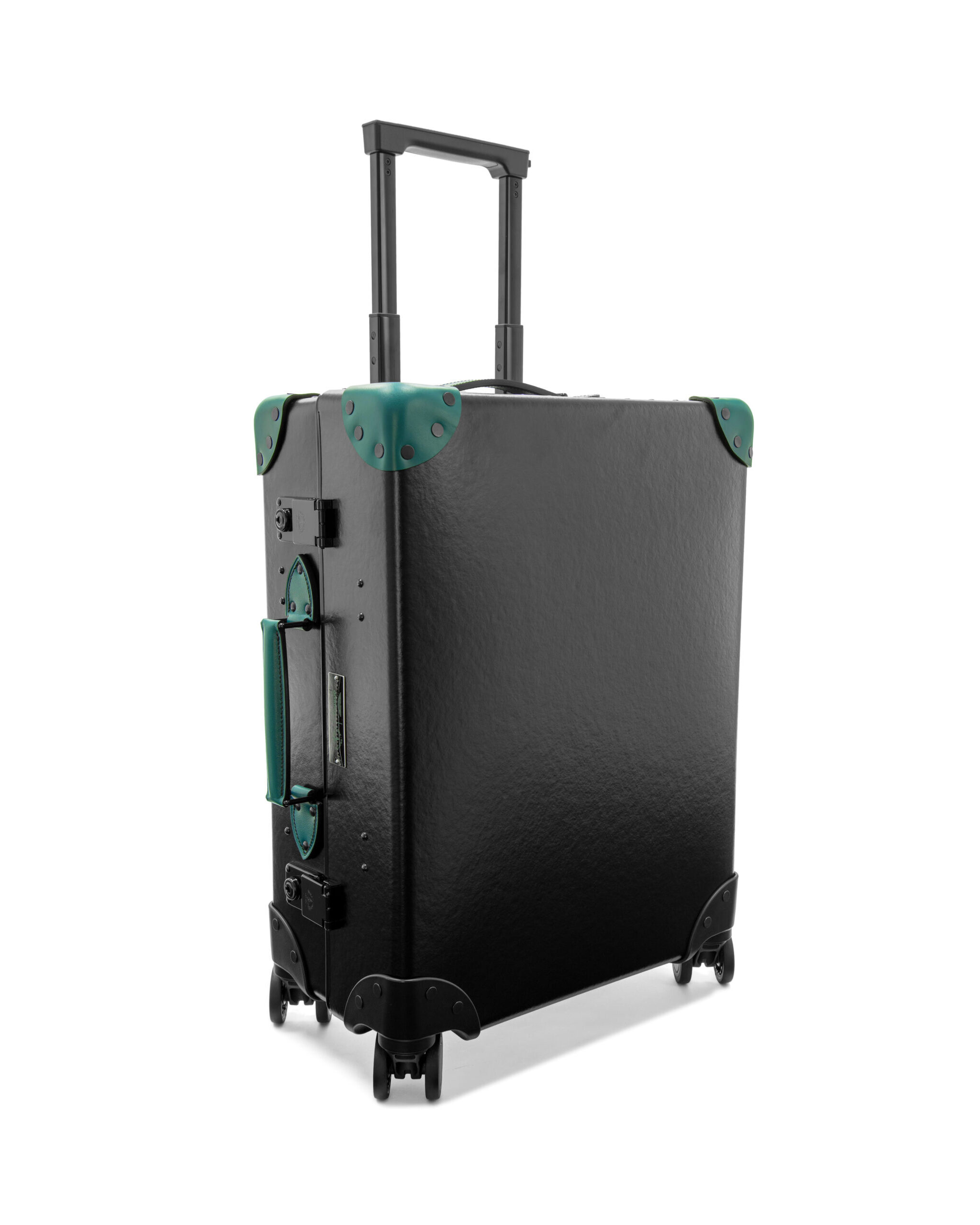 Globe-Trotter 联名阿斯顿·马丁·阿美石油F1®第三款登机箱缩略图