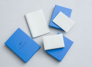 Ron Herman 联名英国品牌 SMYTHSON，推出限定卡包缩略图