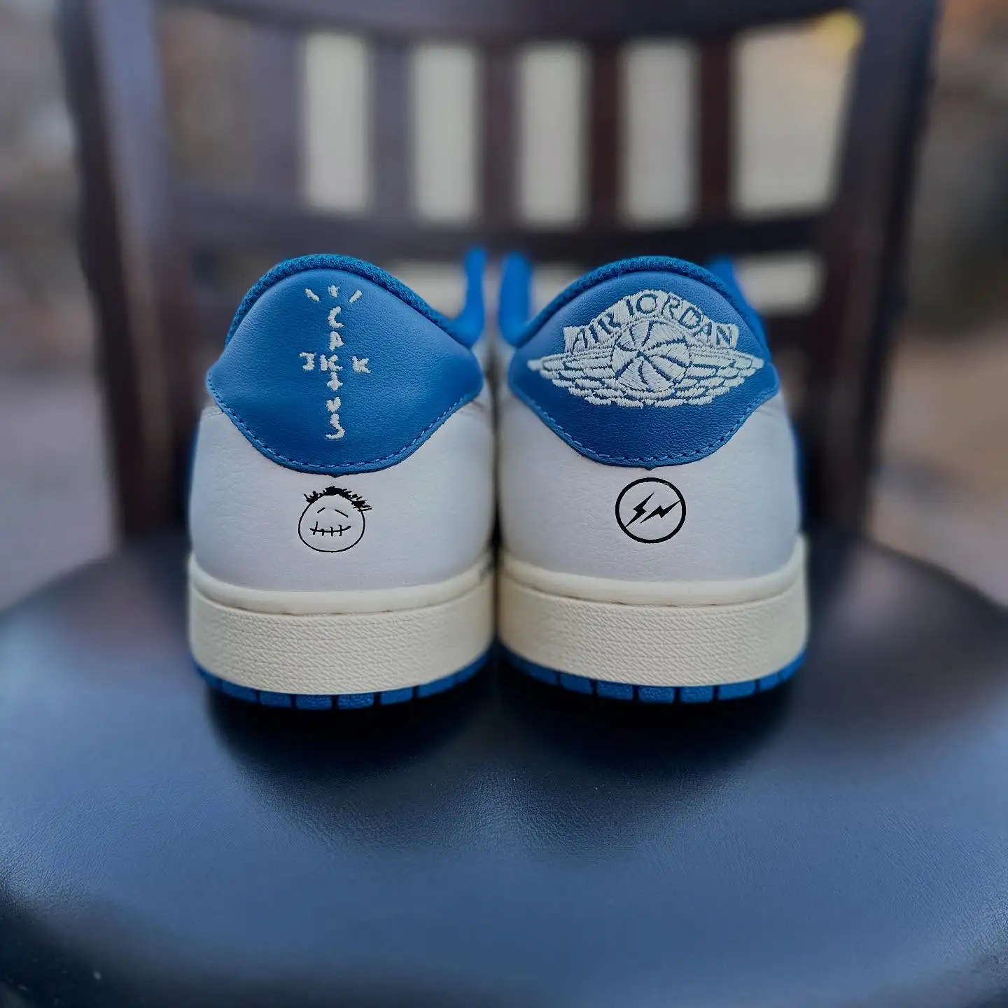 Travis Scott × fragment design × NIKE AIR JORDAN 1 LOW 新图曝光插图4 Travis Scott × fragment design × NIKE AIR JORDAN 1 LOW 新图曝光插图4